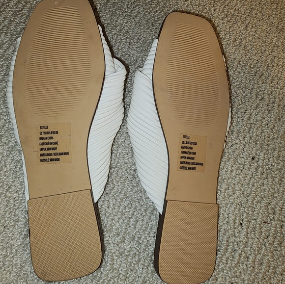 NWT Faux Leather Twist Sandal - Picture 5 of 6